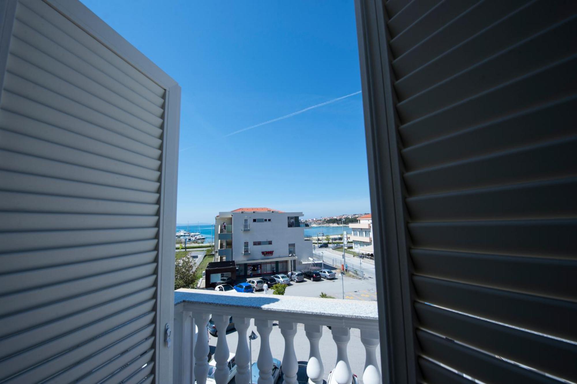 Apartments Nena Podstrana Luaran gambar