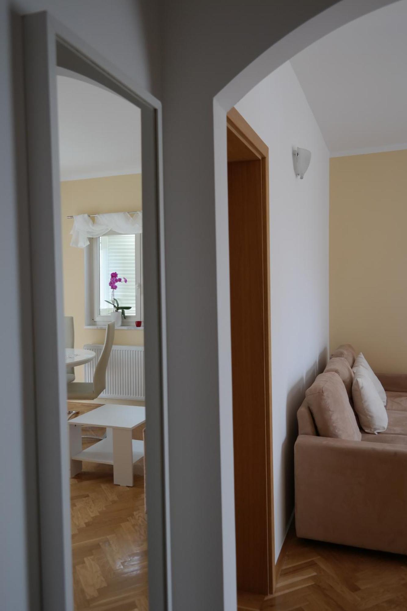 Apartments Nena Podstrana Luaran gambar